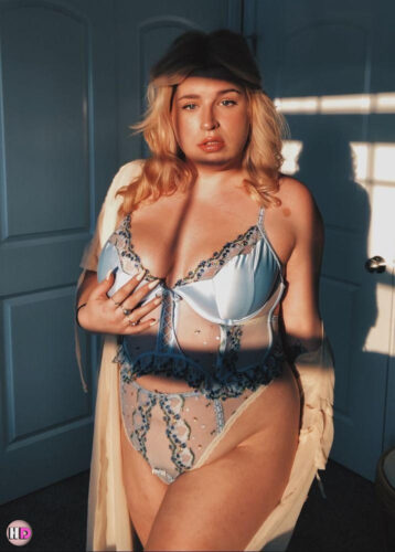 Wydziarana pulchna pieknosc – Natasza